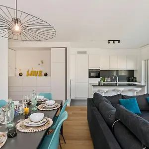 Appartement Huswell - New Near The With Stunning Seaview, Oostende
